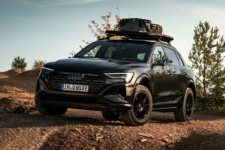 Audi Q8 e-tron edition Dakar
