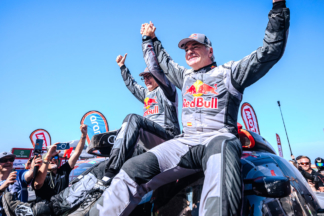 Carlos Sainz y Lucas Cruz ganan su cuarto Dakar