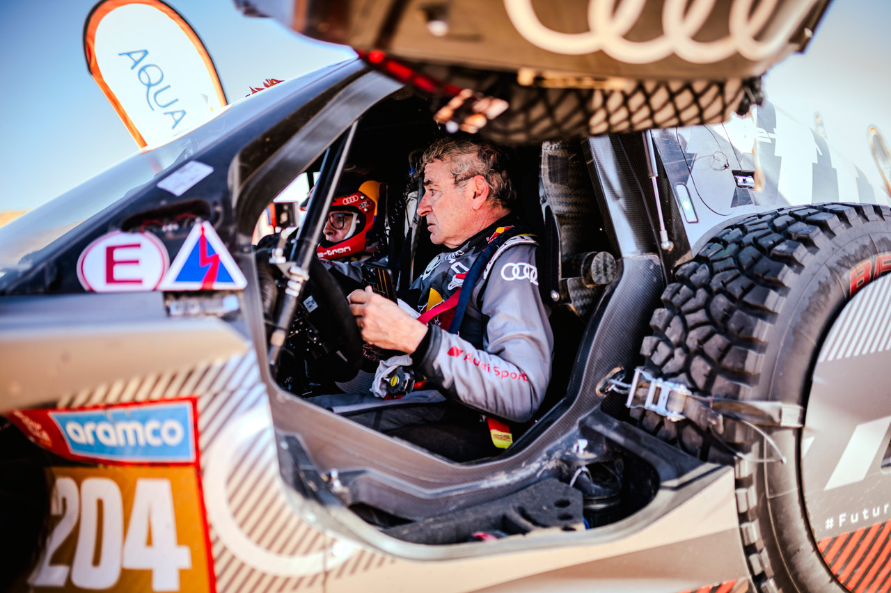 Carlos Sainz y Lucas Cruz en la 8ª etapa del Dakar 2024 Carlos Sainz y Lucas Cruz en la 8ª etapa del Dakar 2024