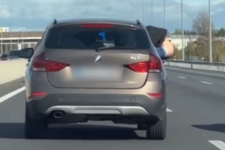 La Guardia Civil identifica al pasajero que viajaba con el trasero por la ventanilla de un turismo guardia civil trasero ventanilla