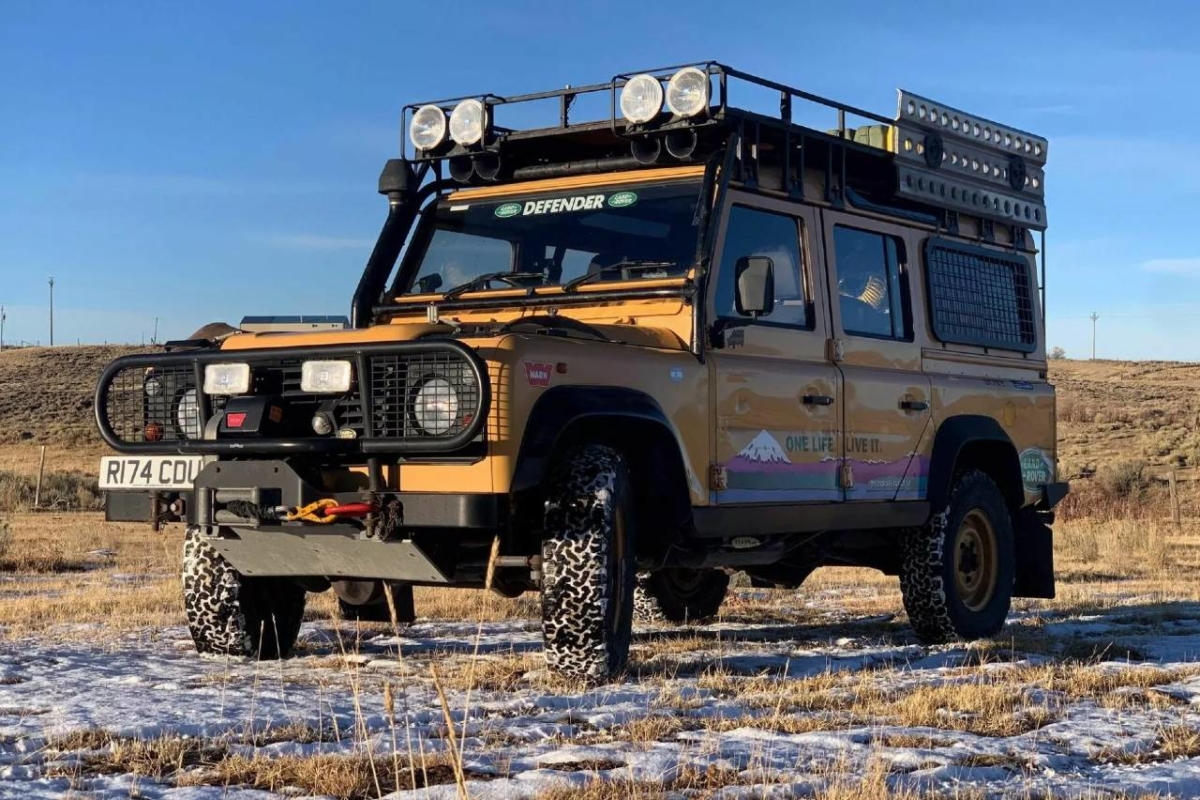Sale a subasta un Land Rover Defender 110 Camel Trophy de 1998 ...