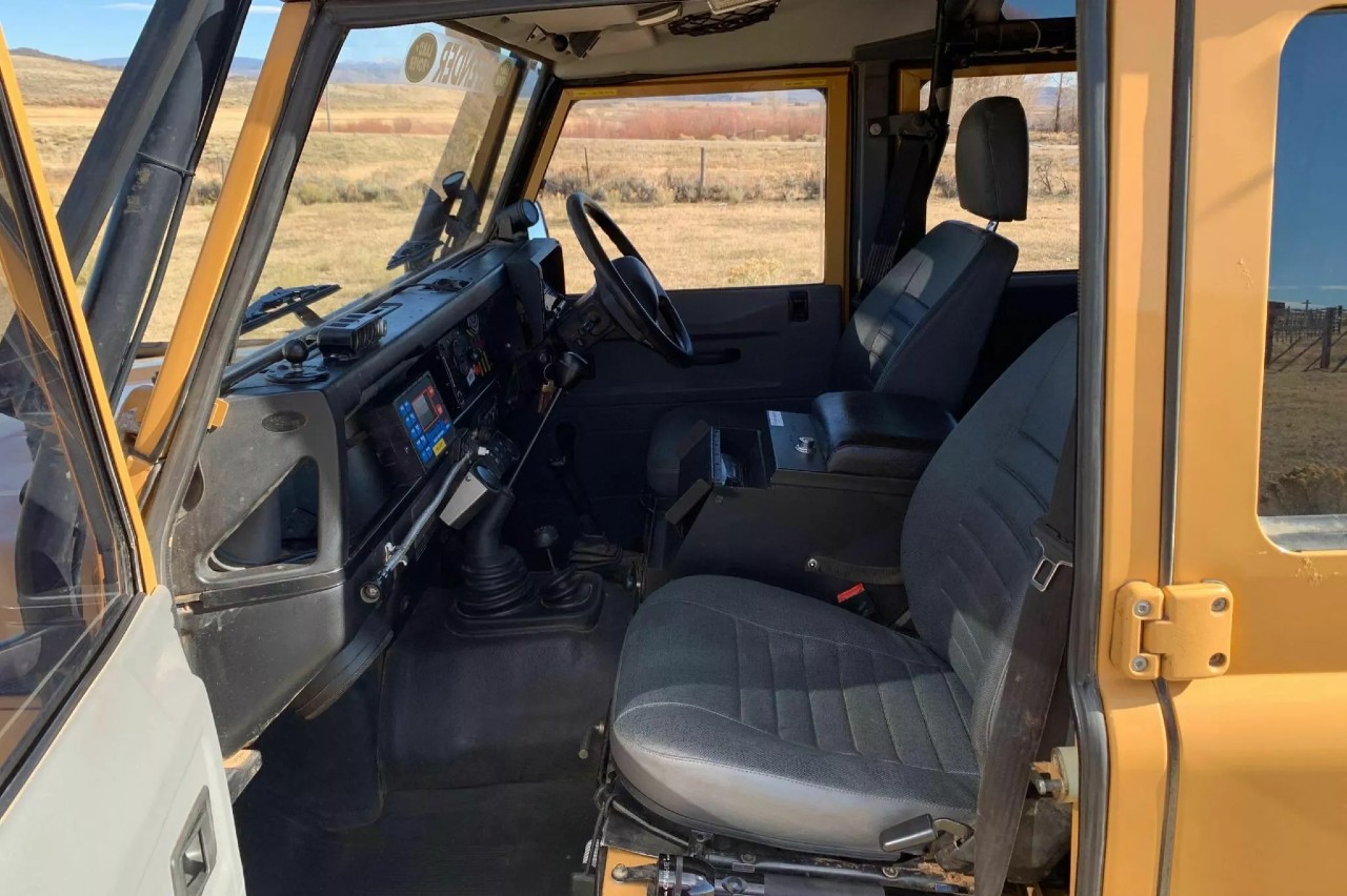 Land Rover Defender 110 Camel Trophy
