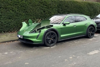 Destrozan un Porsche Taycan Cross Turismo de más de 100.000 euros para robar los faros porsche taycan cross turismo roban faros