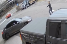 Así roban, en cuestión de segundos, un BMW en una gasolinera cuando su dueño hinchaba las ruedas roban BMW gasolinera