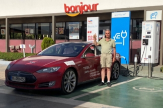 Este Tesla Model S de 2014 tiene casi 2 millones de kilómetros tesla model s 2014 2 millones kilometros