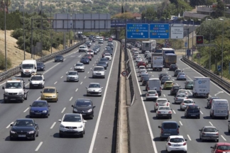 Algunos asistentes a la manifestación en coche contra las restricciones de Madrid 360 se enfrentan a multas de 200 euros Asistentes manifestación coche Madrid 360 multas