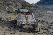 Opel Kadett robado aparece pantano