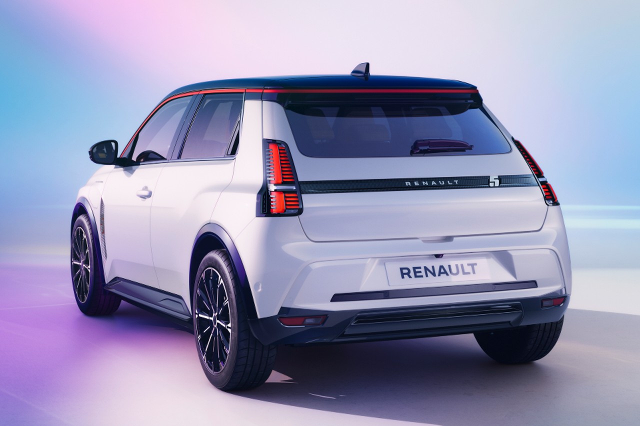 Renault-5-E-Tech-2024-10.jpg