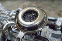 Nunca debes llenar más de la cuenta el motor de aceite y esta es la razón aceite motor exceso