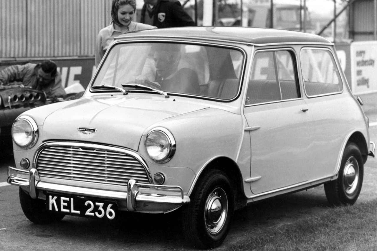 coches calle enzo ferrari