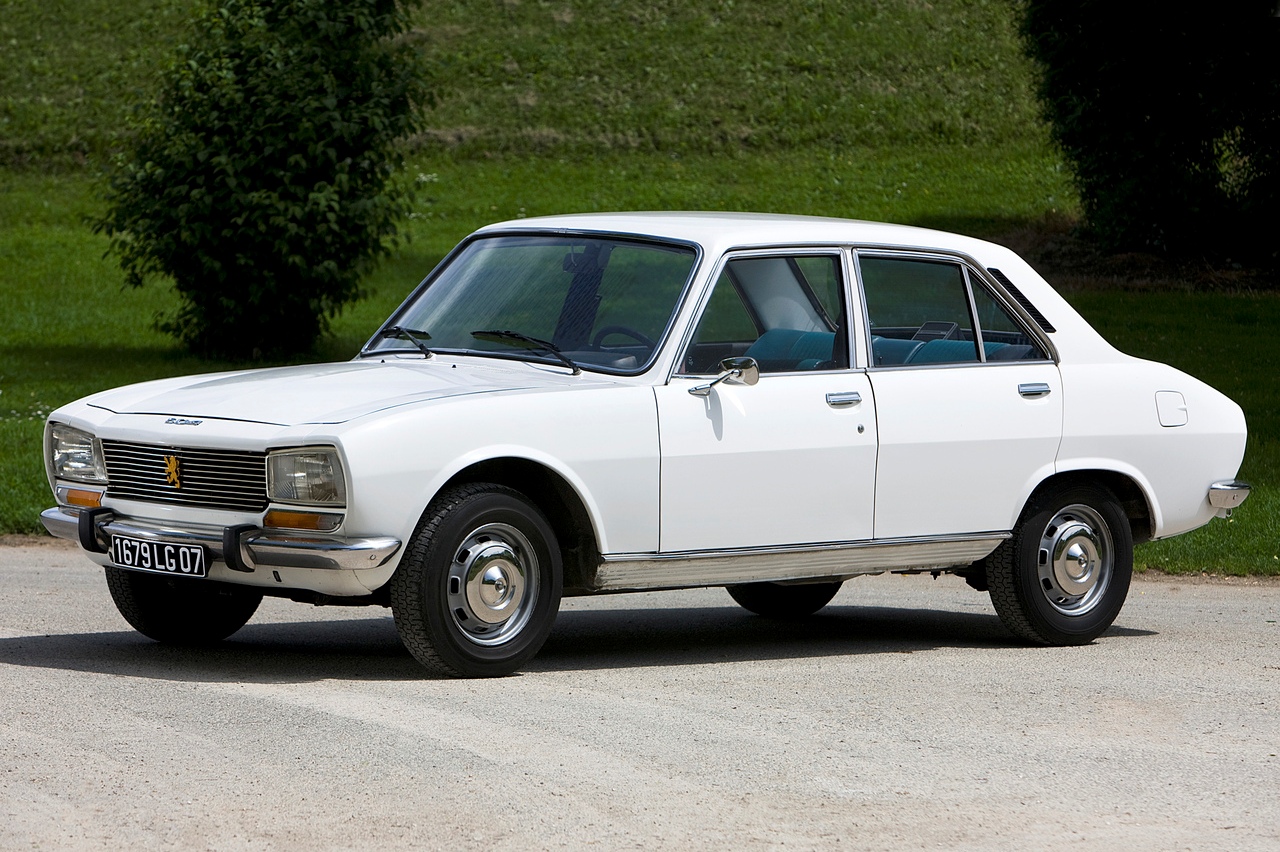 coches calle enzo ferrari