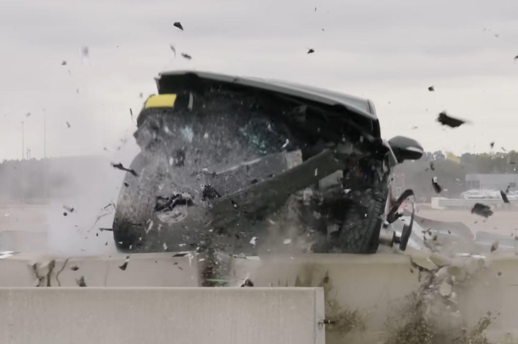 destroza quitamiedos Rivian R1T