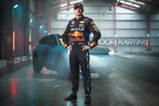 Max Verstappen se pone a los mandos del Honda e:Ny1 Max Verstappen