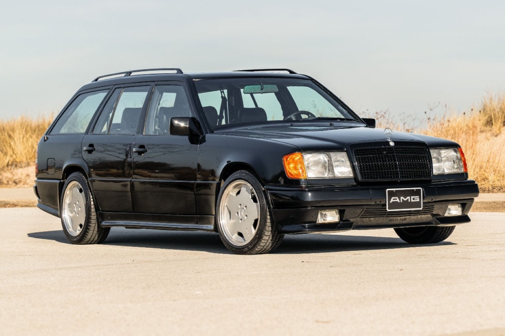 693 Benz Mercedes-Benz 300 TE 6.0 AMG 'The Mallet': el “pequeño” familiar ...