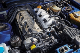 El motor 4 cilindros más grande del mundo fue el Porsche M44 y derivaba del V8 del 928 porsche m44