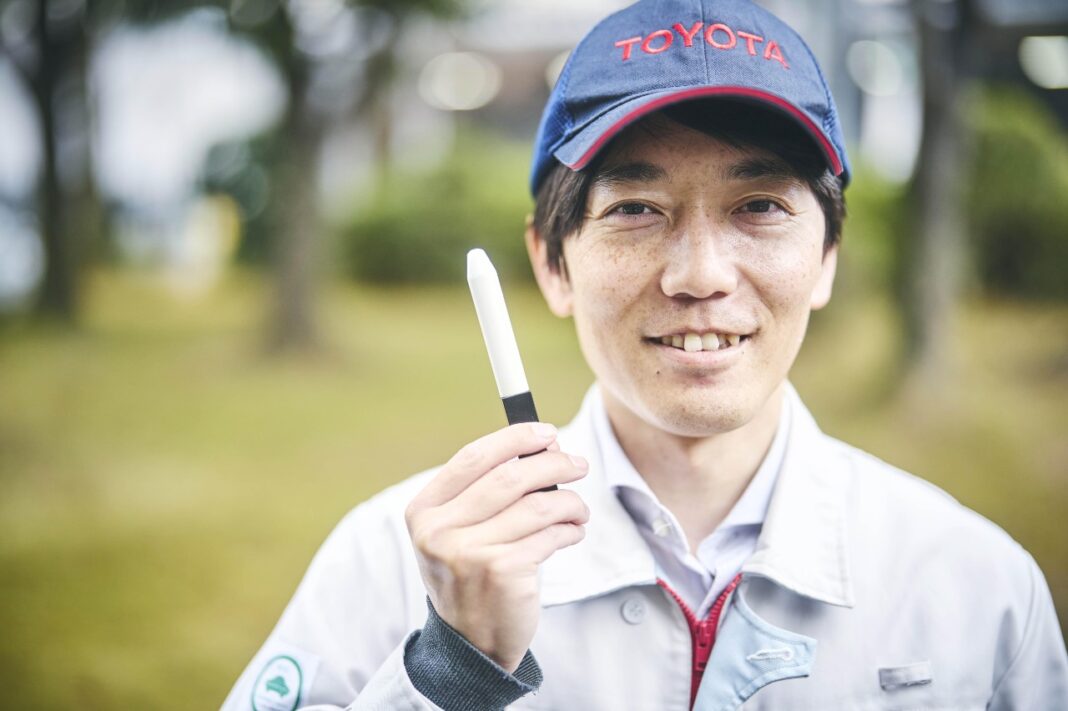 Toyota dedos humanos falsos