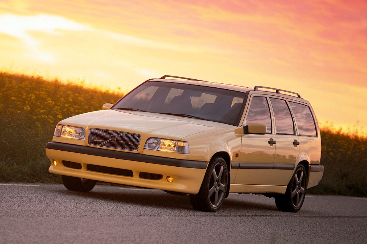 coches potentes apariencia común