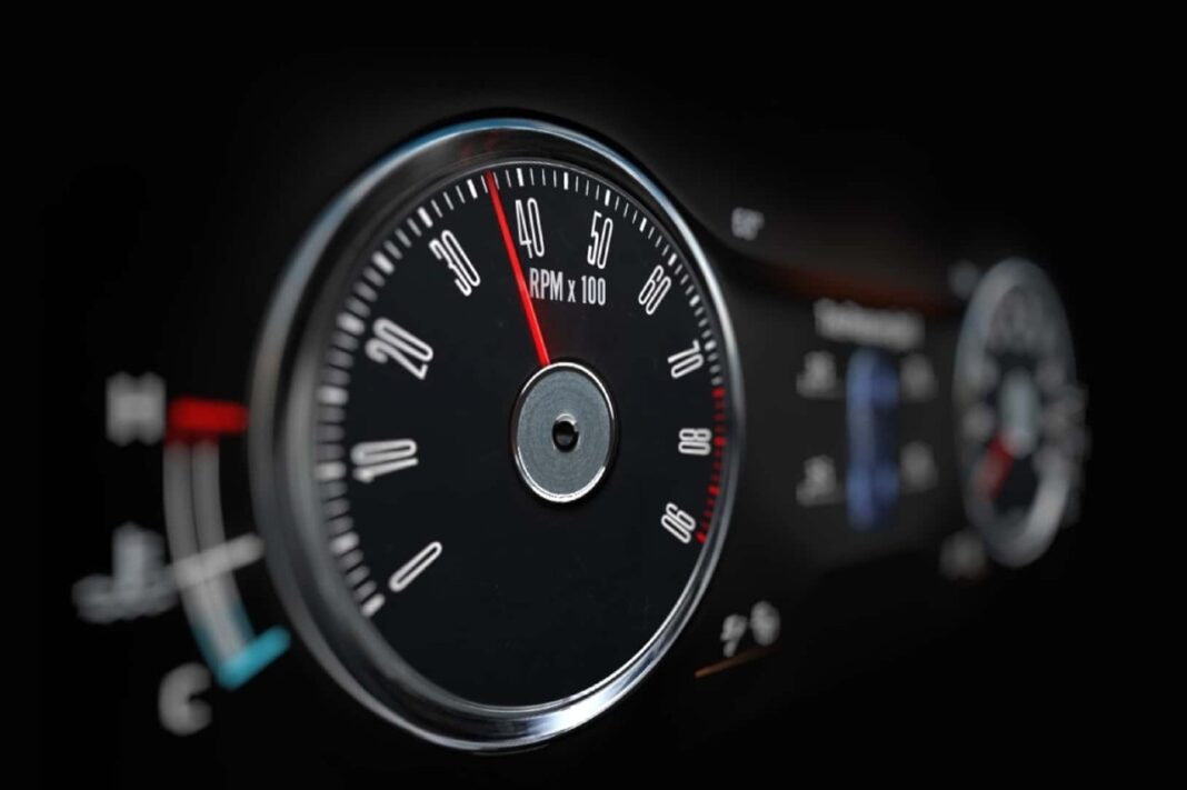 coches nuevos cuadro retro