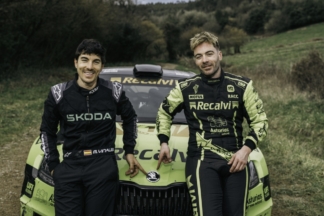 Vídeo: entrevista a Maverick Viñales y José Antonio ‘Cohete’ Suárez a bordo del Skoda Fabia RS Rally2 maverick viñales jose antonio cohete suarez entrevista