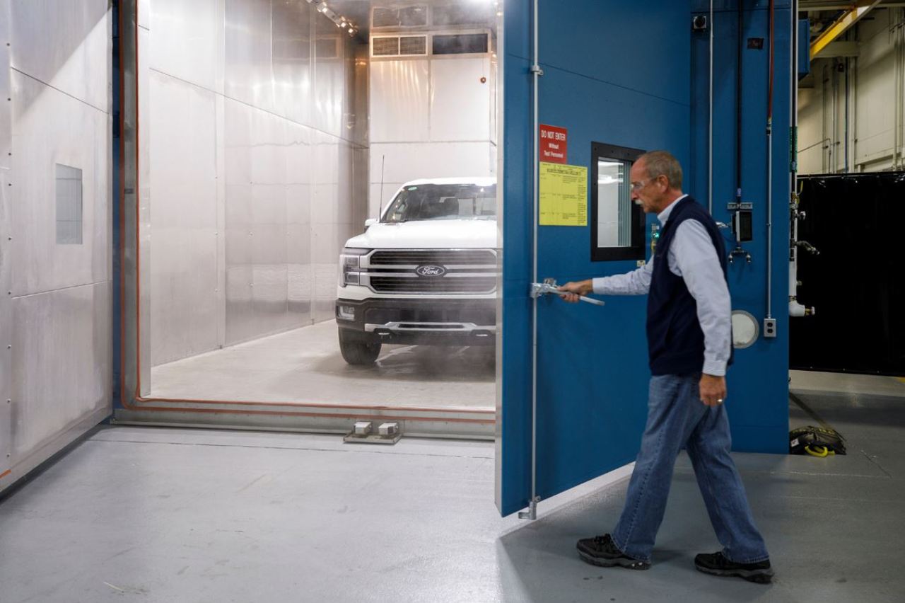 pruebas resistencia logotipo ford