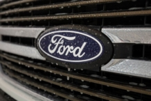 Así tortura Ford el logotipo de sus modelos para comprobar su resistencia pruebas resistencia logotipo ford