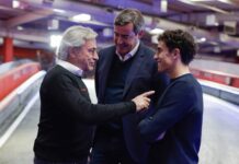 Carlos Sainz sobre Marc Márquez: "A Marc le veo en cualquier sitio, es capaz de hacer lo que se proponga" Carlos Sainz Marc Márquez