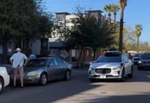 Engaña a los coches autónomos de Waymo con una simple camiseta Engaña coches autónomos Waymo