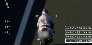 Un motorista alcanza los 224 km/h y termina perdiendo el control y cae