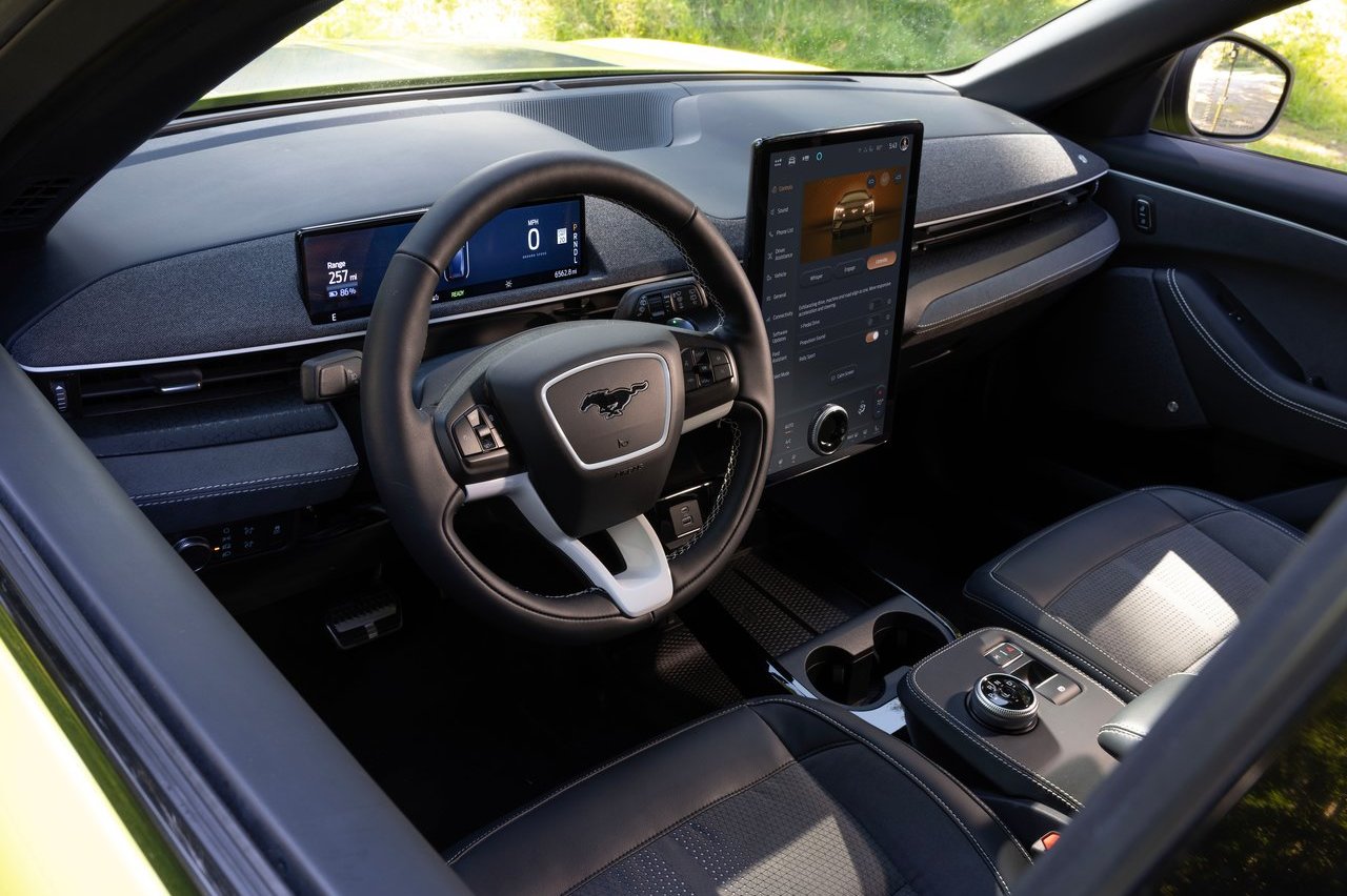 precio ford mustang mach-e rally