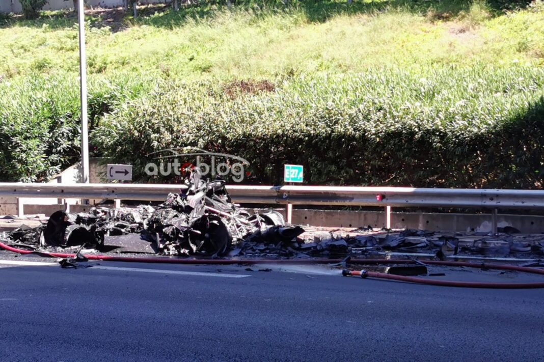 Koenigsegg Jesko Attack incendio
