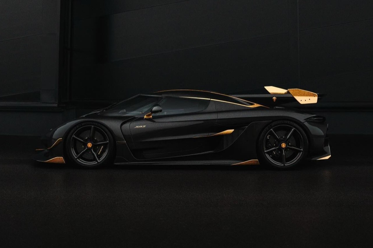 Koenigsegg Jesko Attack incendio