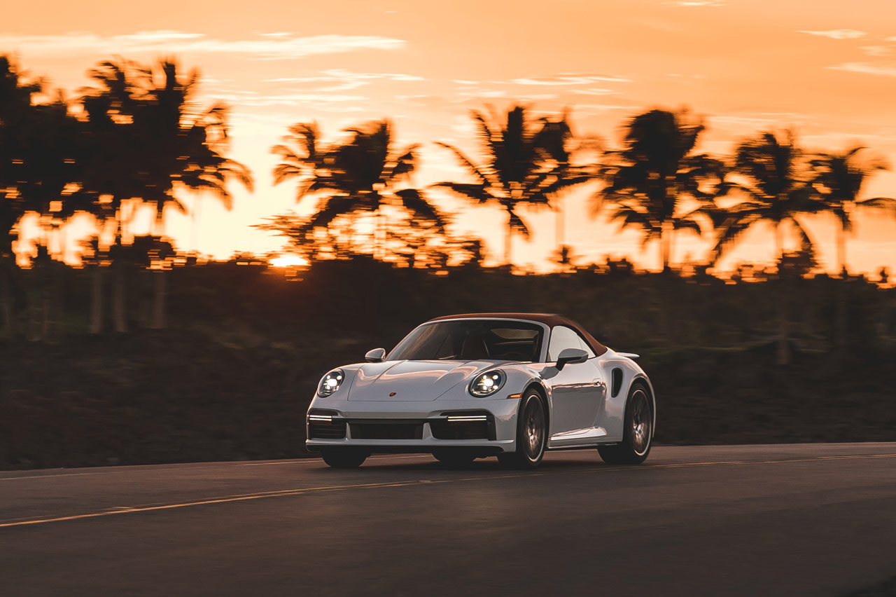 Porsche 911 Turbo Cabriolet 992 en Hawái