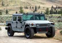 Este Hummer H1 ha sido equipado con un sistema de propulsión eléctrico de Tesla de más de 1.000 CV cyber-hummer