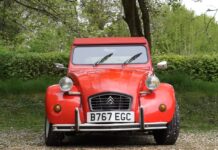 Meten un motor bóxer de una moto BMW en un Citroën 2CV motor bóxer BMW Citroën 2CV