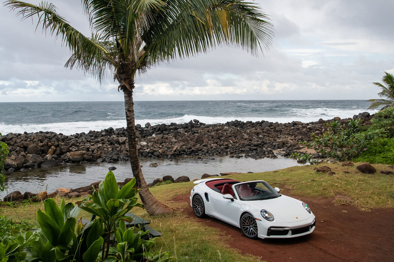 Porsche 911 Turbo Cabriolet 992 en Hawái
