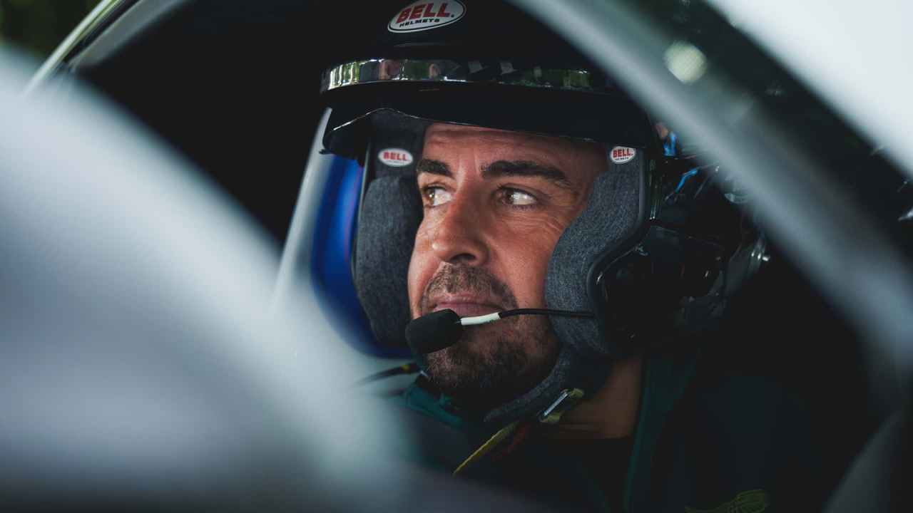 aston martin valiant fernando alonso