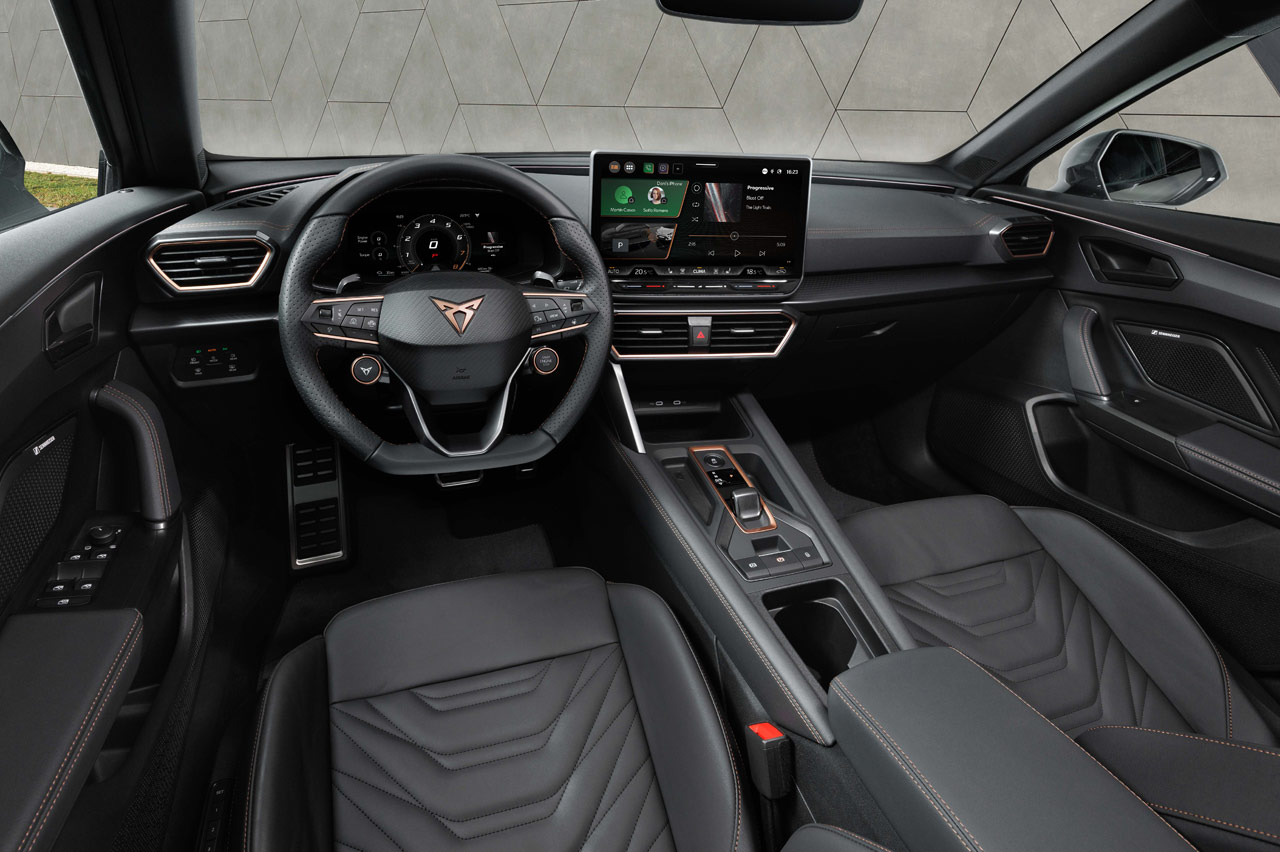 interior del CUPRA Formentor VZ 2.0 TSI 333 CV DSG 4Drive