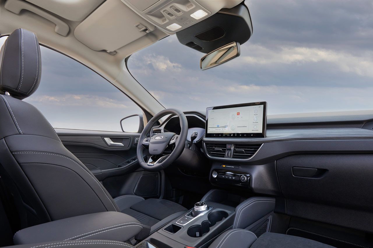interior del Ford Kuga 2024 2.5 PHEV FWD Active X