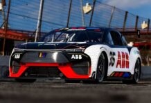 Así es el primer coche eléctrico de la NASCAR, con 1.360 CV nascar coche electrico