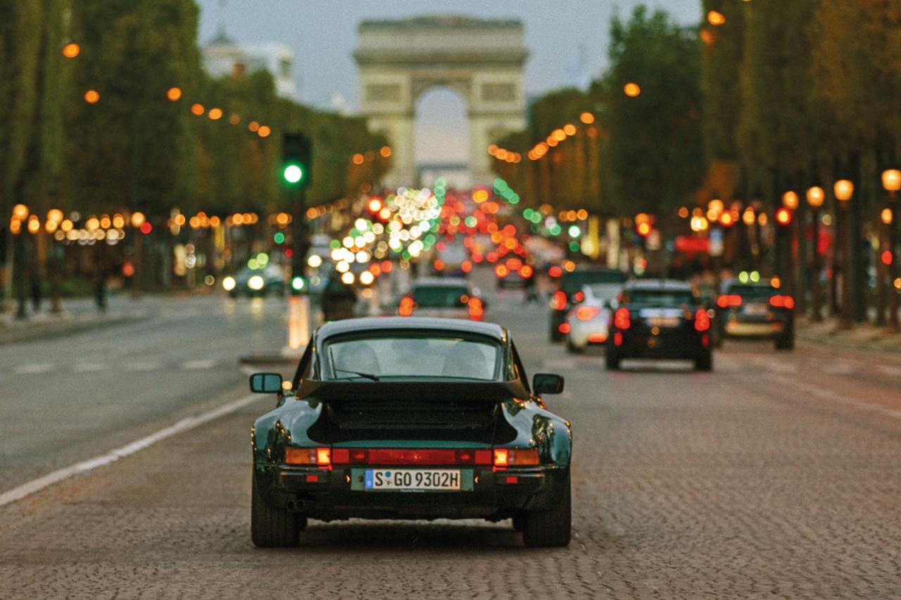 porsche-911-turbo-vuelve-a-parís
