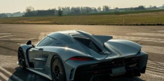 No es un hiperdeportivo eléctrico, pero ha establecido un nuevo récord pasando de 0 a 400 km/h record koenigsegg jesko absolut