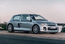 A subasta este impoluto Renault Clio V6 de 2002 con solo 6.663 km subasta renault clio v6 2002
