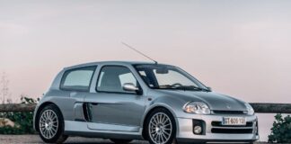 A subasta este impoluto Renault Clio V6 de 2002 con solo 6.663 km subasta renault clio v6 2002