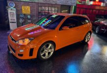 A la venta un Ford Focus con motor V8 de 735 CV de un Mustang y tracción trasera venta-ford-focus-v8-mustang