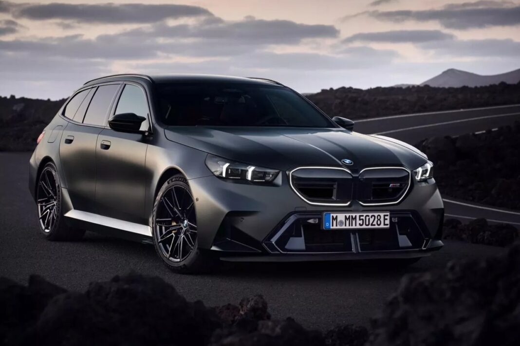 BMW M5 Touring 2024