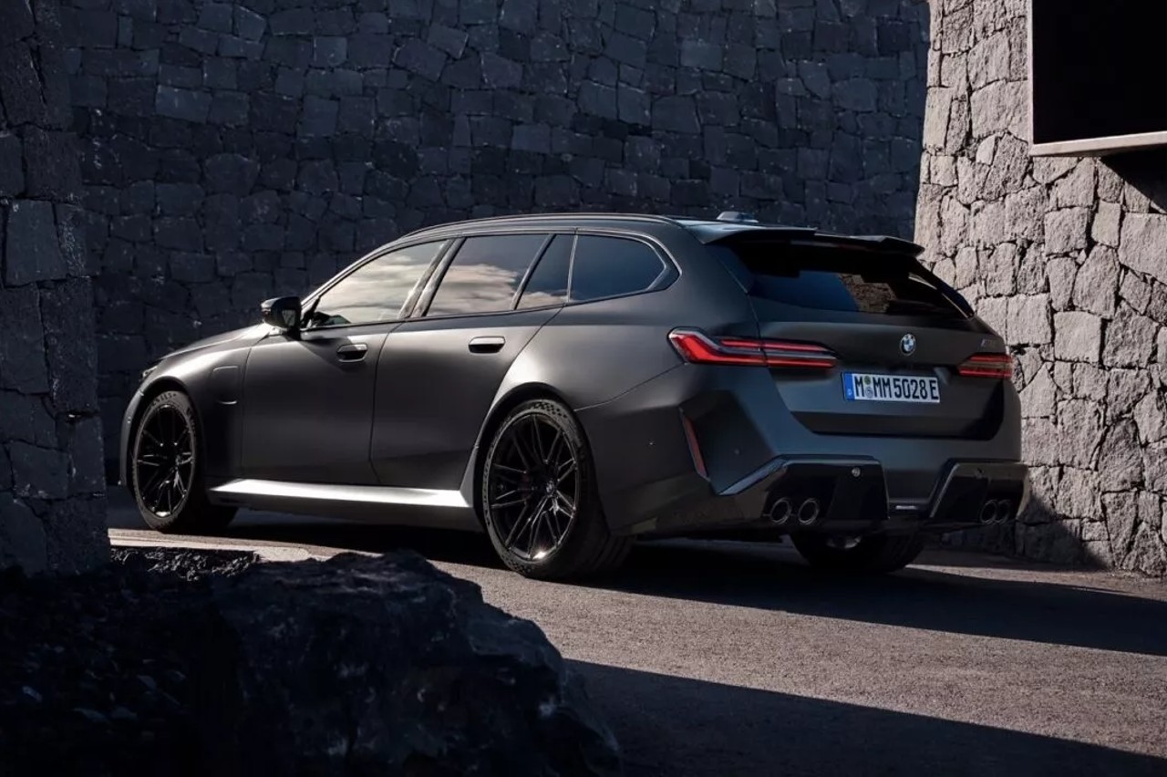 BMW M5 Touring 2024