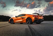 Un ladrón se queda encerrado en el Corvette que intentaba robar Ladrón encerrado Corvette