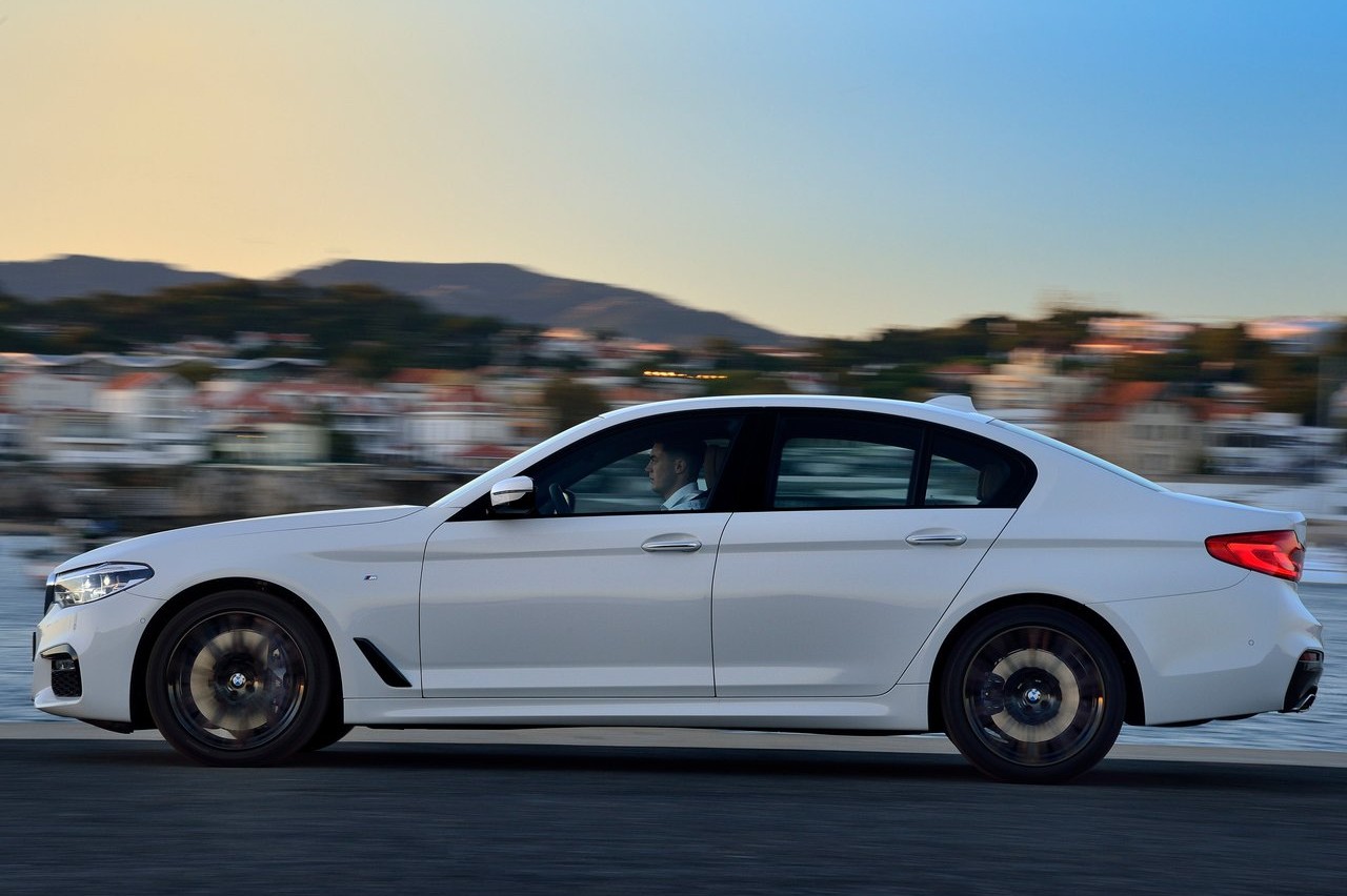 multa-105-000-conductor-suizo-distancia-de-seguridad