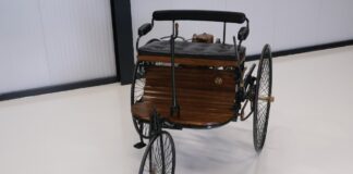 A la venta una réplica del primer coche con motor de combustión interna venta-replica-primer-coche-motor-de-combustion