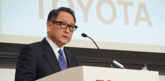 No lo decimos nosotros, lo dice el presidente de Toyota: un futuro solo con coches eléctricos destruiría millones de empleos Akio Toyoda